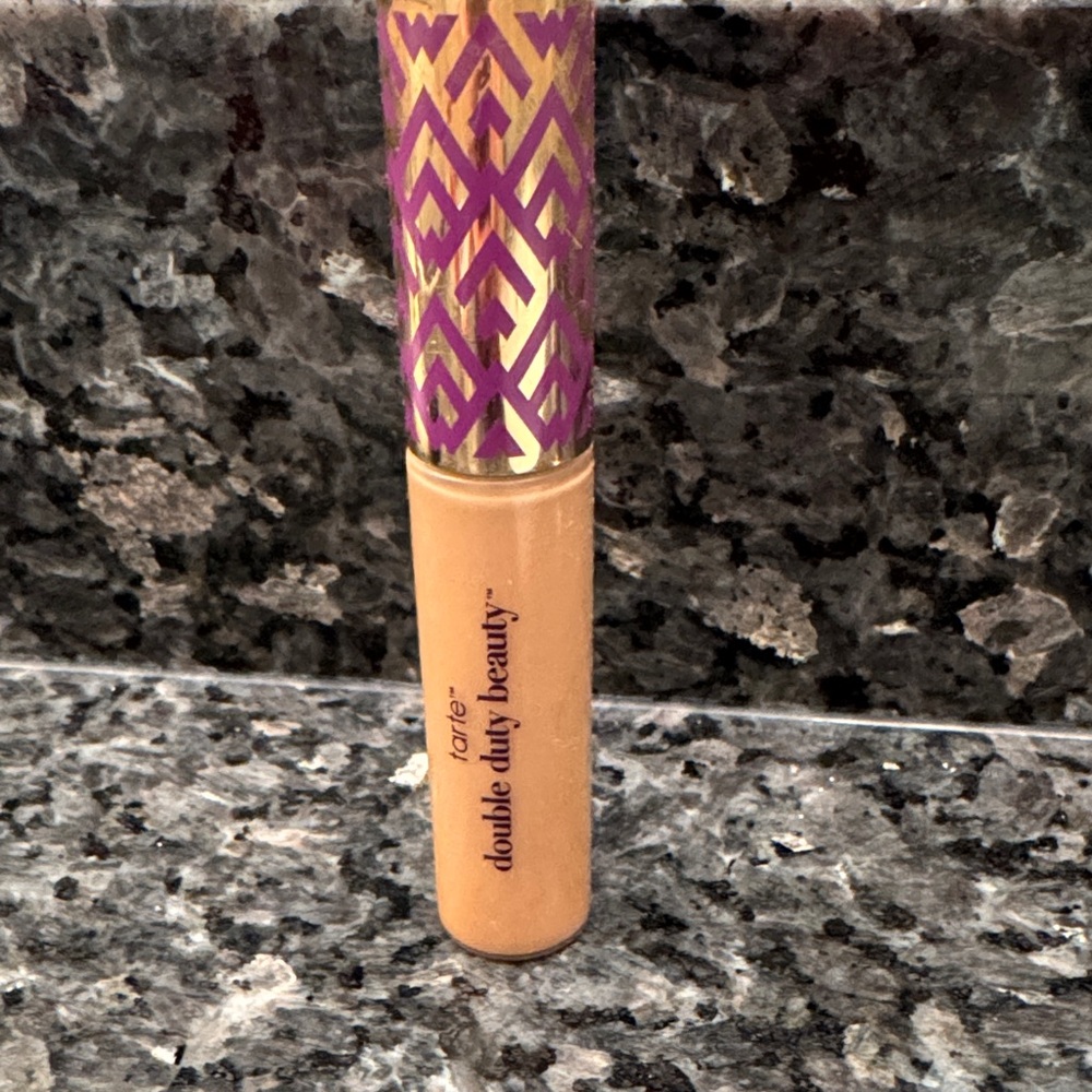 Tarte Double Shape Tape Double Duty Beauty Concealer - color:Medium Sand